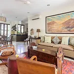 Villa Indah Lagi